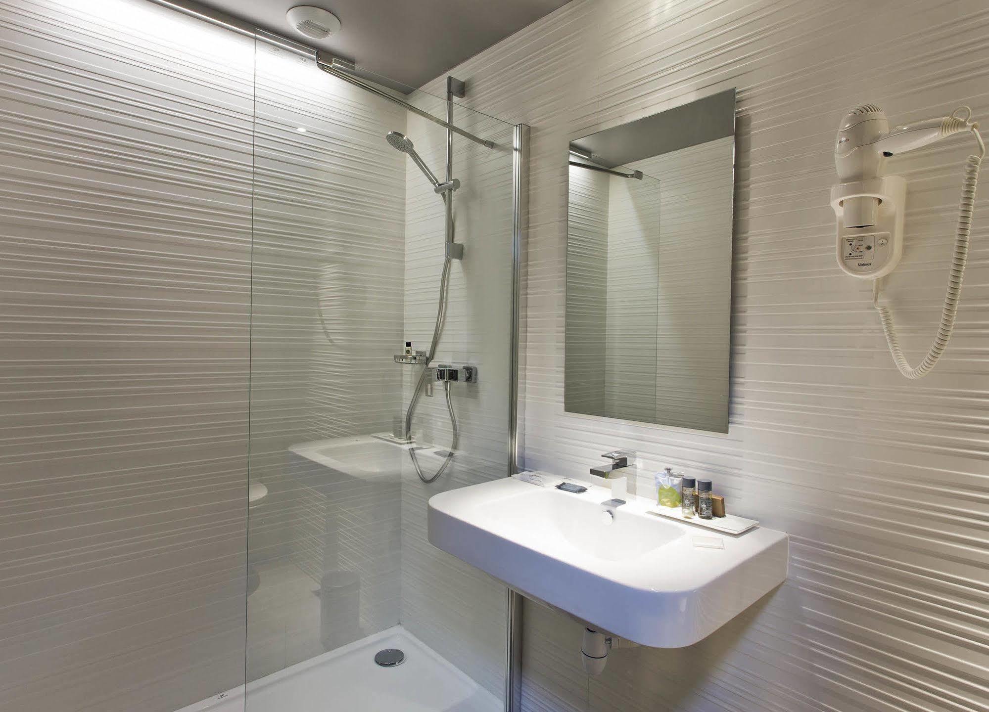 Hotel Garance Paris Exterior photo